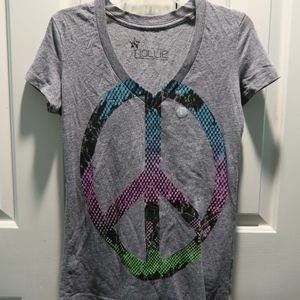 Nollie Peace v-neck tee